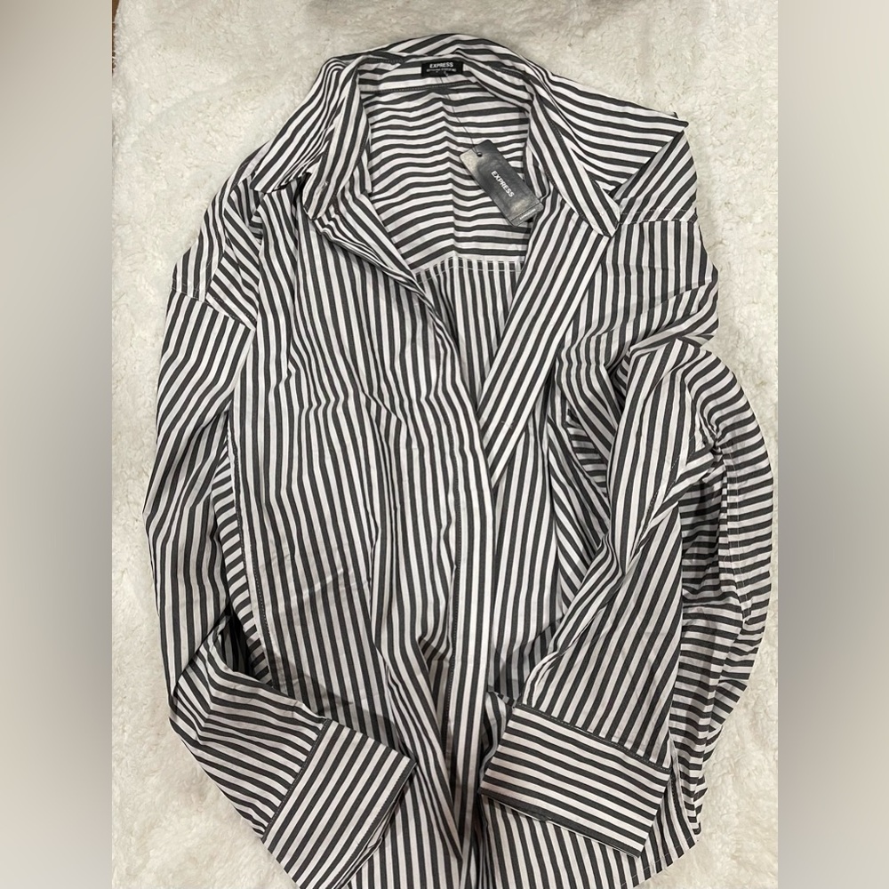 Express women’s black & white Striped button down boyfriend portofino shirt